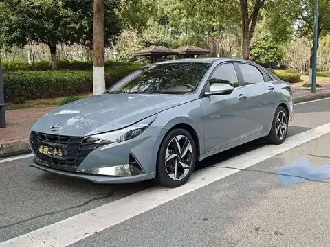 2022 Hyundai Elantra 1.5L CVT LUX Premium