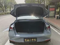 2022 Hyundai Elantra 1.5L CVT LUX Premium — фото 9