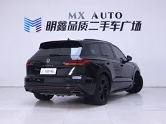 2022 Volkswagen Touareg 3.0TSI, чёрный — фото 7