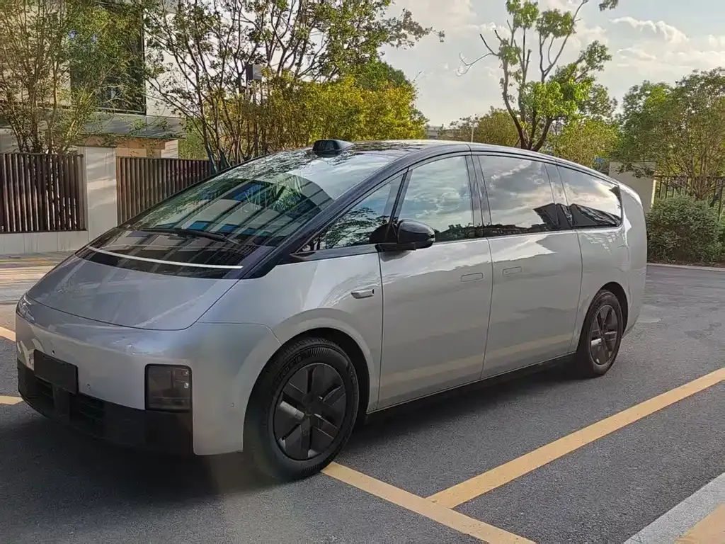 2024 Li Auto MEGA Ultra