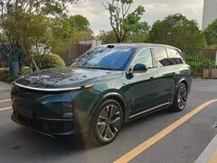 2025 Li Auto L8 Ultra, зелёный — фото 1