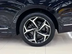 2022 Volkswagen Passat 330TSI Premium, чёрный — фото 17