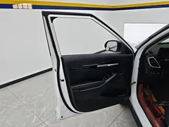 2021 Kia Seltos 1.5L CVT Trend, белый — фото 7