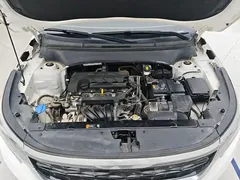 2021 Kia Seltos 1.5L CVT Trend, белый — фото 10