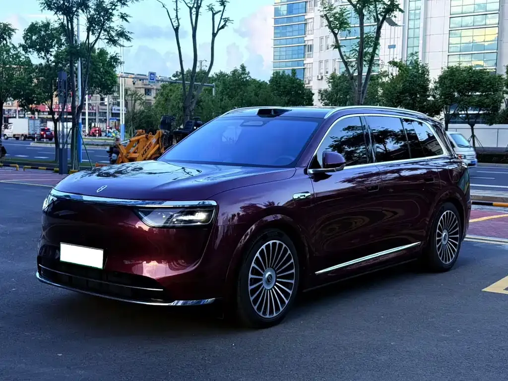 2025 Aito M8 53.4kWh 5 192