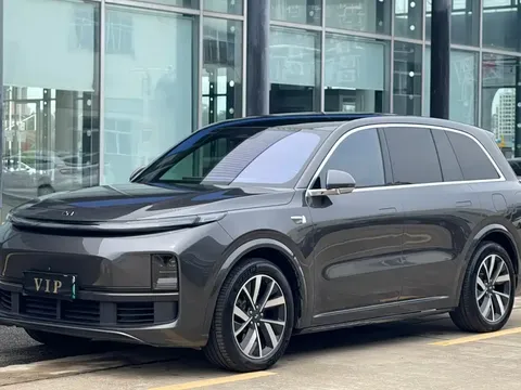 2023 Li Auto L8