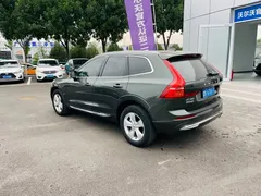 2022 Volvo XC60 B5 4WD Luxury — фото 4