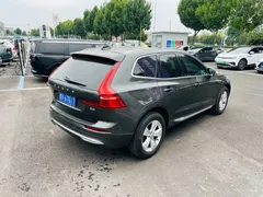 2022 Volvo XC60 B5 4WD Luxury — фото 6