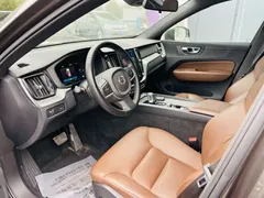 2022 Volvo XC60 B5 4WD Luxury — фото 10