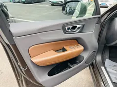 2022 Volvo XC60 B5 4WD Luxury — фото 11