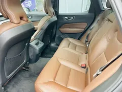 2022 Volvo XC60 B5 4WD Luxury — фото 12