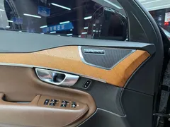 2022 Volvo XC90 7-seat, чёрный — фото 11
