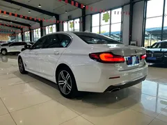 2021 BMW 5 Series 530Li, белый — фото 6