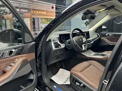 2023 BMW X7 xDrive40i, чёрный — фото 7