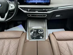 2023 BMW X7 xDrive40i, чёрный — фото 12