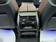 2023 BMW X7 xDrive40i, чёрный — фото 13