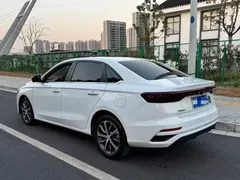 2022 Geely Emgrand 1.5L CVT, белый — фото 6