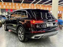 2021 Audi Q7 55 TFSI quattro S line, чёрный — фото 17
