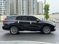 2022 Toyota Highlander 380T 4WD Premium 7, чёрный — фото 16