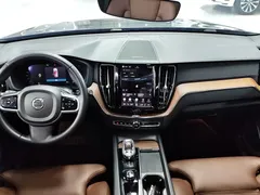 2022 Volvo XC60 4WD Luxury — фото 3