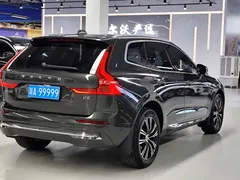 2022 Volvo XC60 4WD Luxury — фото 10