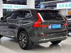 2022 Volvo XC60 4WD Luxury — фото 11