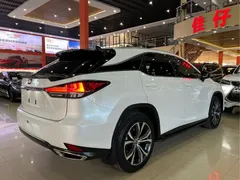2021 Lexus RX 300 4WD, белый — фото 4