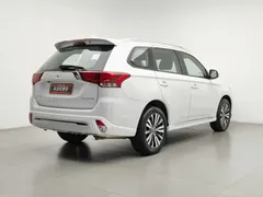 2021 Mitsubishi Outlander 2.0L 2WD 5, белый — фото 2