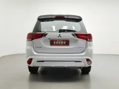 2021 Mitsubishi Outlander 2.0L 2WD 5, белый — фото 4
