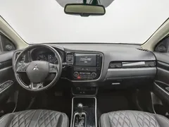 2021 Mitsubishi Outlander 2.0L 2WD 5, белый — фото 5