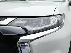 2021 Mitsubishi Outlander 2.0L 2WD 5, белый — фото 7
