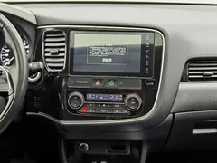 2021 Mitsubishi Outlander 2.0L 2WD 5, белый — фото 12