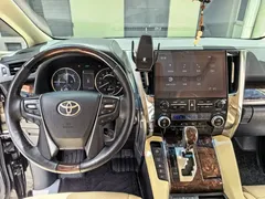 2021 Toyota Alphard Hybrid 2.5L Luxury, чёрный — фото 9