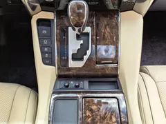2021 Toyota Alphard Hybrid 2.5L Luxury, чёрный — фото 18