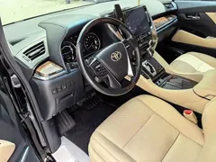 2021 Toyota Alphard Hybrid 2.5L Luxury, чёрный — фото 21