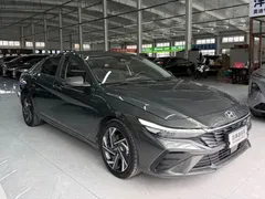2023 Hyundai Elantra 1.5L CVT LUX Premium — фото 3
