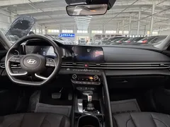 2023 Hyundai Elantra 1.5L CVT LUX Premium — фото 5