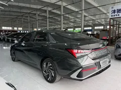 2023 Hyundai Elantra 1.5L CVT LUX Premium — фото 7