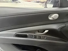 2023 Hyundai Elantra 1.5L CVT LUX Premium — фото 17