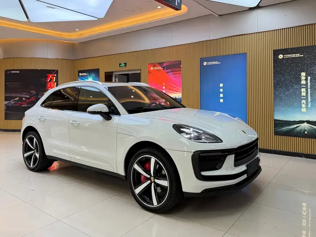 2023 Porsche Macan 2.0T