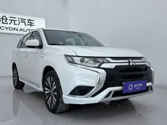 2021 Mitsubishi Outlander 2.0L 2WD 5, белый — фото 3