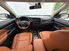 2021 Mitsubishi Outlander 2.0L 2WD 5, белый — фото 15