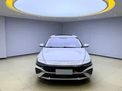2023 Hyundai Elantra 1.5L CVT LUX Premium, белый — фото 2