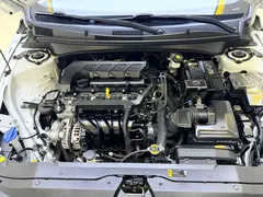 2023 Hyundai Elantra 1.5L CVT LUX Premium, белый — фото 23