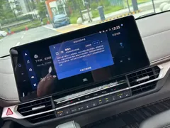2021 Toyota Sienna 2.5L Hybrid Platinum, белый — фото 14
