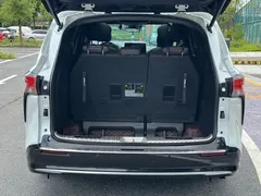 2021 Toyota Sienna 2.5L Hybrid Platinum, белый — фото 17