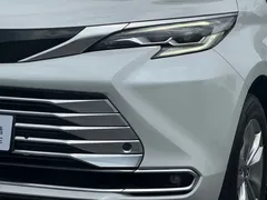 2021 Toyota Sienna 2.5L Hybrid Platinum, белый — фото 19