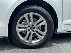 2021 Toyota Sienna 2.5L Hybrid Platinum, белый — фото 20
