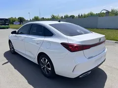 2022 Changan Eado PLUS 1.4T GDI DCT Premium, белый — фото 9