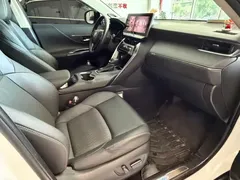 2023 Toyota Venza 2.0L CVT 2WD Premium, белый — фото 13
